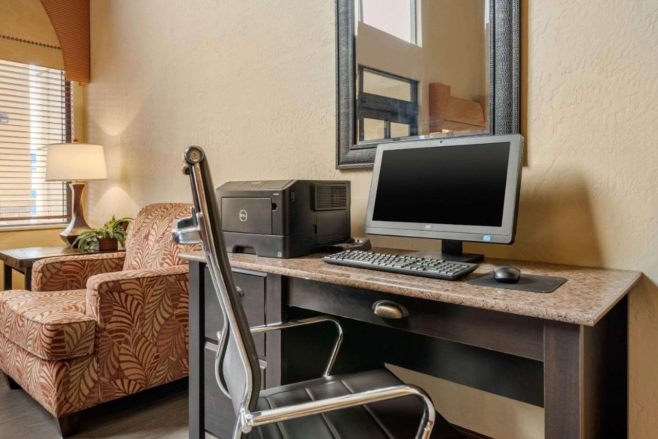Comfort Suites Near Route 66 Springfield Eksteriør bilde